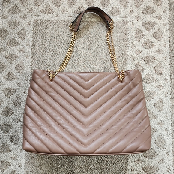 A New Day Quilted Chain Bag - Picture 9 of 9